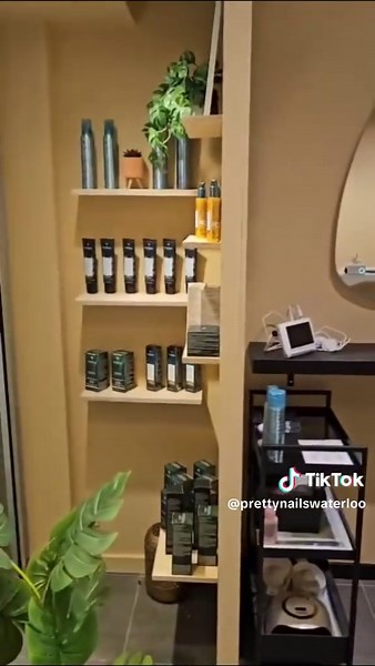 ✨ NOUVELLE ADRESSE BEAUTÉ À WATERLOO ✨ Ongles, cils, sourcils, Head Spa japonais… entre dans notre univers et ressors pompée, reposée, sublimée 💅🧖‍♀️ 🎀 Ouverture officielle de PRETTY Nails – Le beauty spot que t’attendais toutes. 📍Waterloo #PrettyNails #OuvertureInstitut #NailGoals #HeadSpa #KBeautyVibes #WaterlooBeauty #GirlBossVibes #CilsSourcilsNails