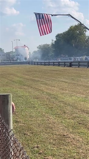 The 2 fastest diesel dragsters compete￼