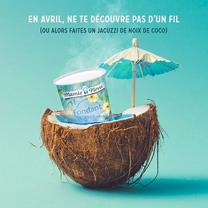 Quand le Fondant Coco sur Lit de Caramel de Mamie Nova suit à la lettre l’expression française 😂 Qui se dévoue pour sauver le dessert avant qu’il ne fonde dans le jacuzzi ? En savoir plus sur le produit : bit.ly/Decouvrir_Fondant_Sur_Lit_Coco_Caramel | Mamie Nova