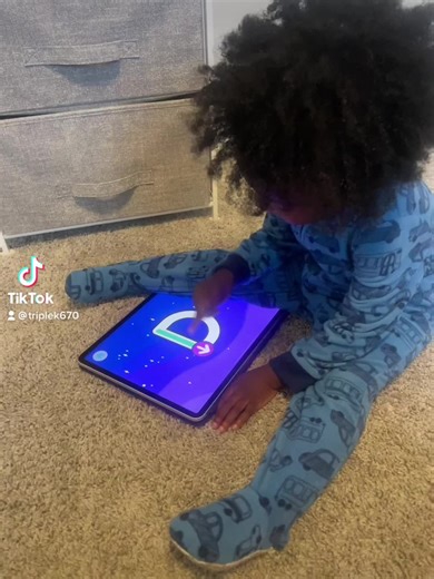 Help boost your child’s speech today! #speechblubs #speechblubsapp #speech #speechtherapy #speechpathology #toddler #toddlersoftiktok #momsoftoddlers #dadsoftoddlers #parenting #parentinghack #fun #educational