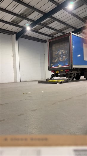 Empowering Female Truckers: Breaking Barriers in Trucking