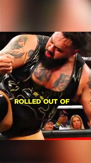 Bronson Reed INJURED Mid-Match?! Scary Landing Stops Triple Threat on RAW #wwe #short