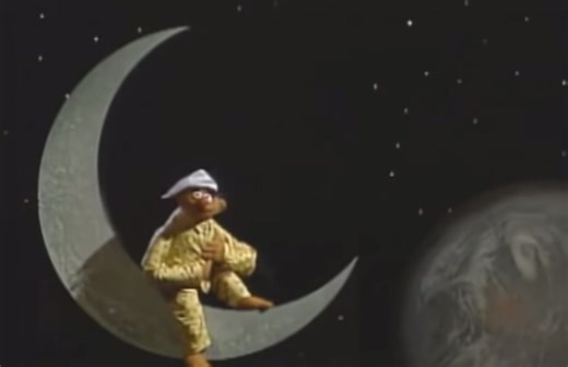 this song always made me emotional as a kid🥺🤍🌕 #sesamestreet #ernie #bertandernie #childhood #nostalgia #memories #comfortcharacter #jimhenson