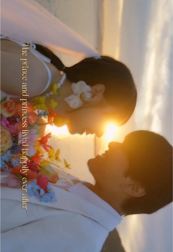 wedding movie🪄 お姫様は王子様と幸せに暮らしましたとさ‥♡というようなエンディングをイメージして編集しました🎀🧁✨ オープニングムービーとフォトの同時撮影で自然体のお二人を映し出します！🌼可愛いオリジナリティのある作品を一緒に作りましょう！ 打ち合わせから撮影、編集まで私1人で行っているため安心してお任せください！🫱🏼‍🫲🏽 #前撮り撮影#ウエディングムービー #結婚式動画 #ウエディングフォト #weddingvideo #結婚式 #結婚式準備 #オープニングムービー #weddingphotography #bridalphotography #神戸前撮り