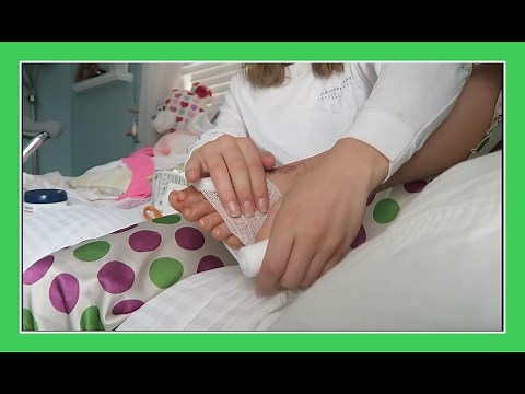 TUTORIAL: MEDICALLY WRAPPING A BROKEN TOE | Flippin' Katie