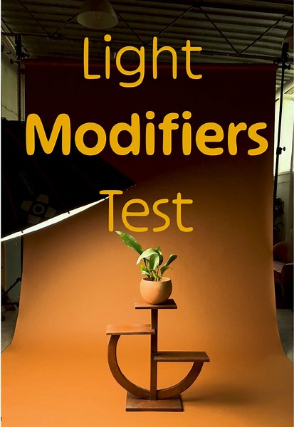 The magic of light w Studio Arsenał (120m2) (przy Długiej 44/50) Wpadnij na sesję lub nagrania do Studia Up! i pobaw się światłem (sprzęt mamy dostępny na miejscu!). A poniżej znajdziesz mini porady dot. modyfikatorów. Zapisz post by mieć je zawsze pod ręką. •Para 120 – duży softbox o kształcie zbliżonym do koła. Możesz łatwo ustawić kąt padania światła poprzez zmianę odległości lampy od powierzchni odbijającej światło. Kilka efektów w jednym modyfikatorze. •Reflektor – potocznie nazywany