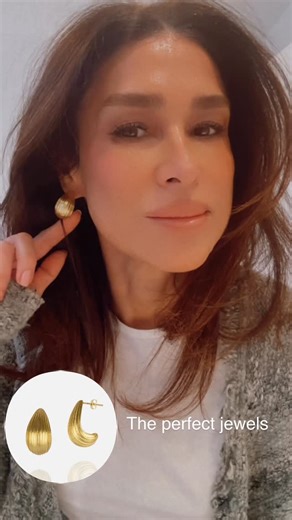 RM KANDY on Instagram: "Ever notice how everything shifts when you put your best self out there?💃🏽 Getting dressed on a winter morning isn’t just routine🩵it’s a choice to show up feeling confident, polished, and good in your own skin. The right #earrings or jewels have a way of pulling it all together, reminding you that even ordinary days deserve intention. When you feel good, you move differently… and that feeling stays with you all day. If you’re ready to show up for yourself, this pair is