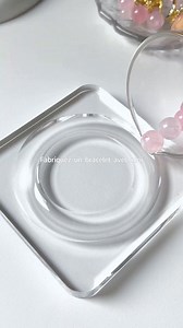 Ce support en acrylique est un rêve pour la création de bijoux. Il maintient les perles en place et garde votre espace de création bien rangé. ✨ #Temu #DécouvertesTemu #MatérielCréatif | Temu France