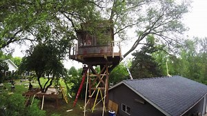105K views · 321 reactions | A river-inspired treehouse and not a body of water in sight! | Treehouse Masters | Facebook