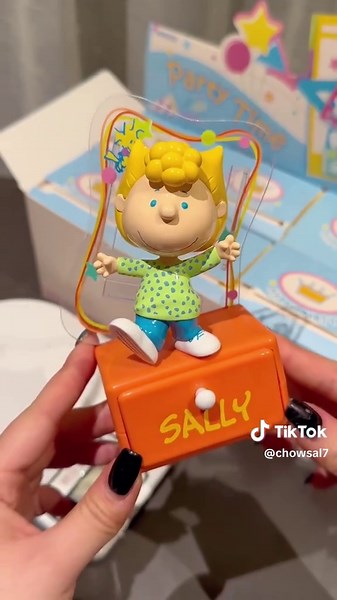 Exploring 100 Snoopy Merchandise Items: Challenge 25/100