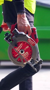 47K views · 113 reactions | POWERFUL. FAST CUTTING. ERGONOMIC DESIGN. M18 FUEL™ 184mm Circular Saw >> https://bit.ly/42MHyjJ #NothingButHeavyDuty #TeamMilwaukee | Milwaukee Tools Australia | Facebook