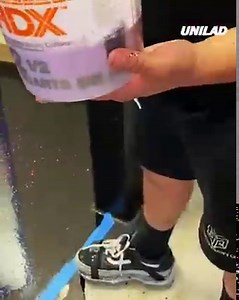 That holo floor though ✨ 🤩 | UNILAD