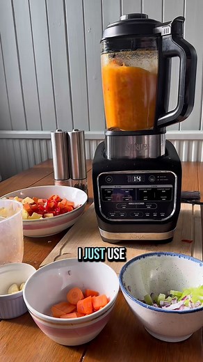 2.1K views | Make a soup in a ninja soup maker with me!! 1 whole red onion 2 single sticks of celery 1 large carrot Loads of garlic 1 white potatoe 6 sweet potatoes 3 red peppers Vegetable stock Salt Pepper Thyme Onion salt Chilli flakes or fresh chilli Cut it all up, chuck in the @Ninja UK soup maker on smooth - in 30 mins you have a perfect soup | Banter Cards | Facebook
