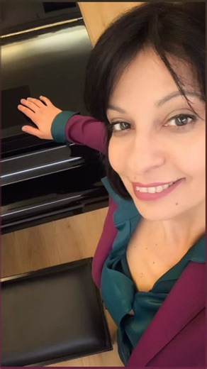 Today is World Opera Day — a celebration of one of the greatest treasures of our musical heritage. 🇮🇹🎶 For a long time, I admired opera from afar. Only in recent years have I truly fallen in love with it — with its beauty, its theatrical power, and the way Italian bel canto unites expressivity and virtuosity so naturally. Here’s a short excerpt from my paraphrase on Bizet’s Carmen, a tribute to that world of passion and voice that continues to inspire me. If you’d like to hear more, I speak a