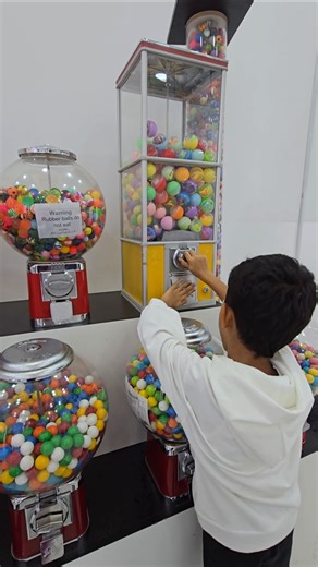 Surprise Toy Ball Machine Fun! What’s Inside?#surprisetoys #toys #ballmachine