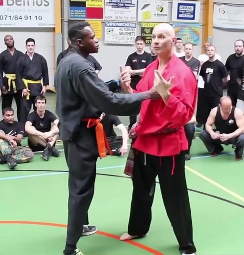 301K views · 9.4K reactions | #selfdefense | Learn Self Defense | Facebook
