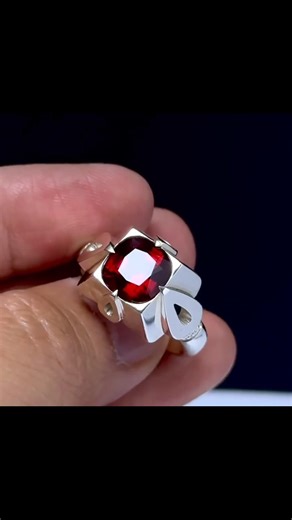 165K views · 5K reactions | So beautiful natural garnet computerized silver ring available #FacebookPage #Zawar #Aftab #gems #gems03001433186 #WhatsApp #worldwideshipping #usa #uk #highlight | Zawar Gems | Facebook