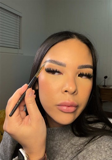 Transform Your Look with an Easy Eyebrow Tutorial