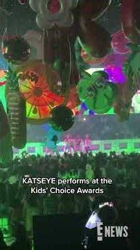 wE! can't take our eyes off KATSEYE. 😍 @Nickelodeon @KidsChoiceAwards #KCA