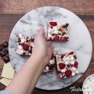 350K views · 9.2K reactions | There is so much right with Raspberry Rocky Road Fudge! Save this recipe: https://taste.md/2iOixRp | Sugar Fix | Facebook