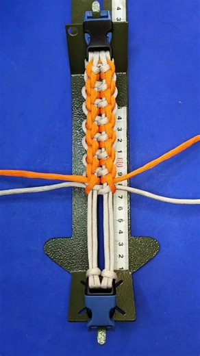 3.5K views · 26 reactions | How to make paracord bracelet Handycraft #fbpro #meta #reel #paracord #tutorial | Handycraft | Facebook