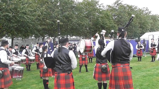 Manawatu Scottish Pipe Band- New Zealand in Final Tuning at the World Pipe Band Championship back in 2018. | We Love Pipe Bands