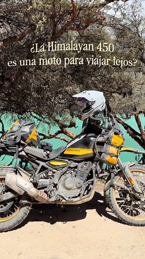 ¿La Himalayan si es una moto para viajar lejos? Desde mi experiencia como parte de la comunidad de Royal Enfield Colombia y luego de recorrer tantos kilómetros en ella por Colombia y otros países, solo les digo que RE SI 🫶🏻 es una moto que me ha demostrado que podemos ir lento, rápido o por los terrenos más random saliendo con éxito 🥺🥹 amando la ruta en todas sus versiones: on, off o acuática 😅 Mi forma de estrenarla fue yendo a Ecuador y mi cumpleaños con celebración internacional de nuevo