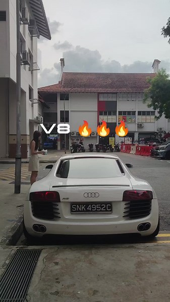 Audi R8 Rev Sounds: Unmissable Clips of V8 Power