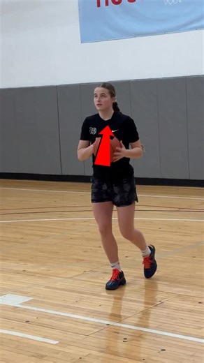 Strictly BBall on Instagram: "Top 3 ranked Chloe Johnson is ALWAYS putting in work! 🔥#TeamVKTRY @teamvktry @iamchloe_johnson"