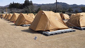 能登半島地震　七尾にボランティア用テント村設営　野口健さんら100張用意