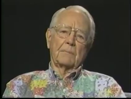 #TBT time, Long Beach! Built in 1902, The Pike had its humble beginning as a beach and bathhouse resort (with the bathhouse later being called The Plunge). Located at the end of a red car electric line from Los Angeles, the space grew into a full-on amusement park. In the 1950s, as The Pike began to face competition from other SoCal amusement parks, the owners held a re-naming contest and “Nu-Pike” won. By 1969, it was then named Queens Park until it closed in 1979. This video is from a history 