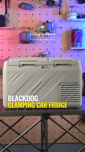 Ke tempat camping bawa kulkas? Iya… kulkas beneran. 😄 Ini Mobi Garden Fridge Ice Box 22L — portable fridge dengan dua ruang: freezer 18L refrigerator 4,3L. Super refrigeration: 25 menit mulai beku, 1 jam tembus -20°C, suara halus di bawah 45 dB. Aman dipakai di mobil karena ada low voltage protection, daya cuma 60W, dan support DC 12/24V & AC 100–240V. Desainnya kokoh, ada handle kanan–kiri, dan cover bisa dibuka dari dua sisi biar akses makin cepat. Berat 11,3 kg, pas banget buat family camp, 