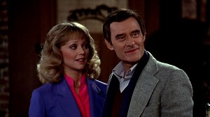 Diane Chambers meets Sam Malone in the first episode of Cheers! | Cheers