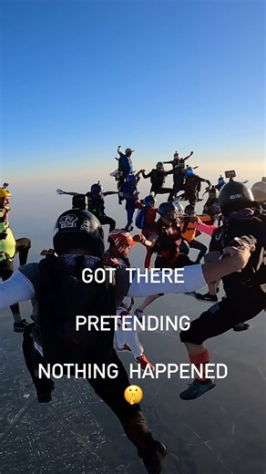 Banging exit ;) . Ever been there ? @extremeofficial @birdmanteam @womensskydivingnetwork @freefallcommunity.inc @skydivemag #skydiving #bloopers #fun | Karine Joly