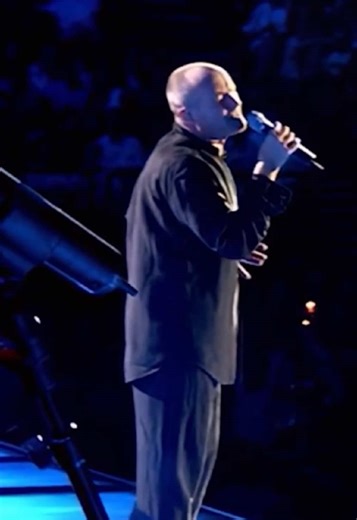 Phil Collins - Against All Odds Live in Paris 2004