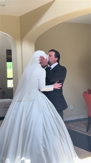 Heartwarming First Look Moment Between Bride and Father | Wedding Veil and Hijab