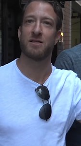 253K views · 2.8K reactions | Review Full Of A List Celebs Yet It's The "Pizza Review Guy" Who Gets The People Going | David Portnoy - El Presidente | Facebook