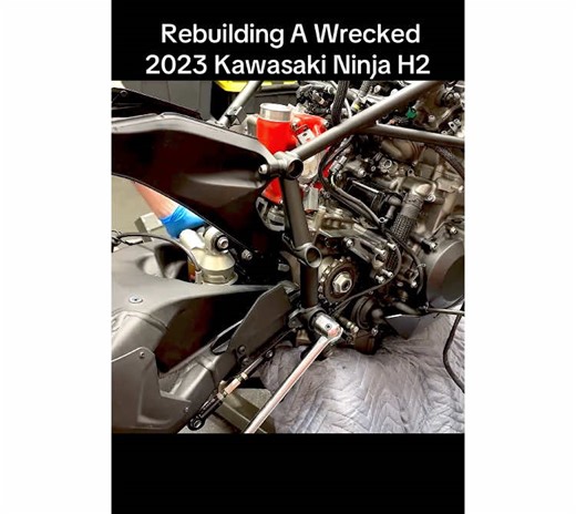 Rebuilding A Wrecked 2023 Kawasaki Ninja H2