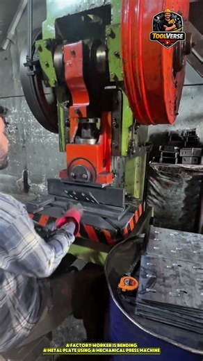 Metal Plate Bending Process Using an Industrial Press Machine #pressmachine #metalbending