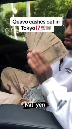 Quavo cashes out in Tokyo ! Seems like he is having a great tim out there ! #quavo #migos #oc #tokyo #japan #hiphop #hiphopculture #atlanta #fyp #flex #bandforband #entertainment #travel #japantiktok