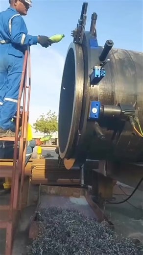 Impressive silent quick cut on a 60" Pipe 👏 Our TAG Pipe Equipment Specialists Ltd Split Frame Clamshell TSFC60 has once again proven why it’s the go-to solution for heavy-duty on-site machining 💪 This powerful cold-cutting system delivers an impressive, silent, and incredibly quick cut on a 60" tube — exactly what demanding industrial environments require. Built with a robust steel body and a durable inner ring gear, our Clamshell systems deliver exceptional stability and longevity — even in 