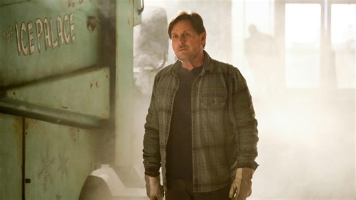 The Mighty Ducks: Estevez Pitched New Film After Series "Disasters"