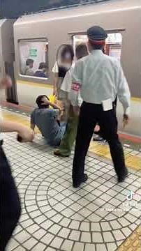 電車で喧嘩勃発！どちらも迷惑！山奥でひっそりと暮らして欲しいです。