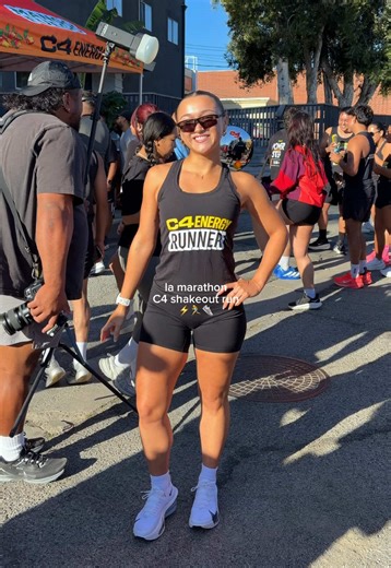 3 mile c4 energy shakeout run before the la marathon tomorrow!⚡️🏃‍♀️👟 @C4 Energy #c4partner #c4energy #running #c4 #lamarathon @lululemon @runculture.rc