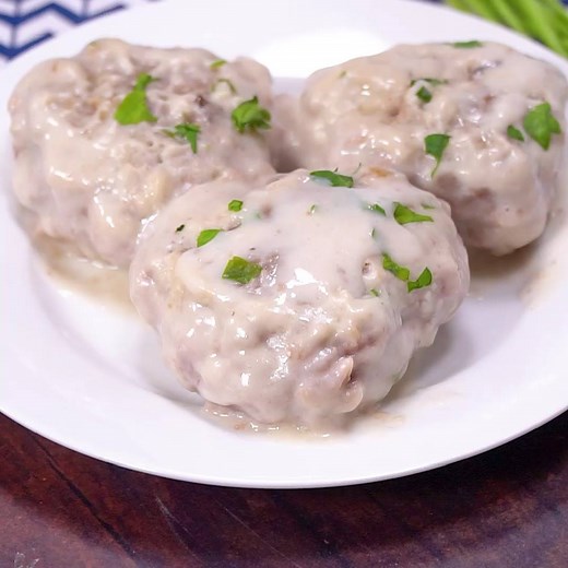 AMISH COUNTRY POOR MAN'S HAMBURGER STEAKS!!! Big flavors on a tight budget!! ❤️ Get the Recipe and See Video now: http://www.sweetlittlebluebird.com/2016/08/amish-country-poor-mans-hamburger-steaks.html | Sweet Little Bluebird