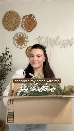 Decorating my office for Christmas 🎄