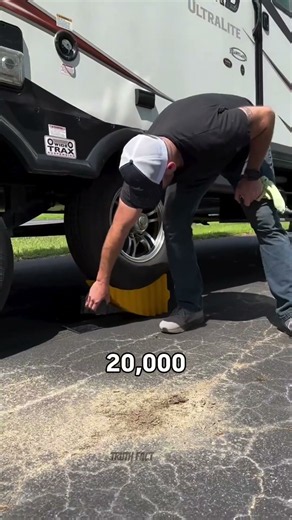 How to Change Tandem Axle Trailer Tires Without a Jack!#TrailerAid #RVHacks #TireChange #Inventions