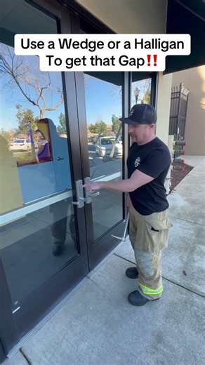 🚨Pocket Panic Hook for the Win‼️ #firefighter #locksmith #police #military