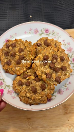 Banana Oat Cookies — Easy Healthy Peanut Butter Treat