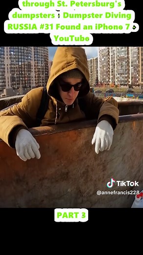 How I make money by sifting through St. Petersburg's dumpsters - Dumpster Diving RUSSIA #31 Found an iPhone 7 - YouTube (3)